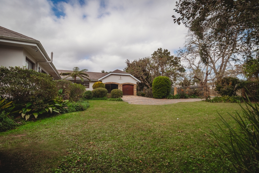 4 Bedroom Property for Sale in Heatherlands Western Cape